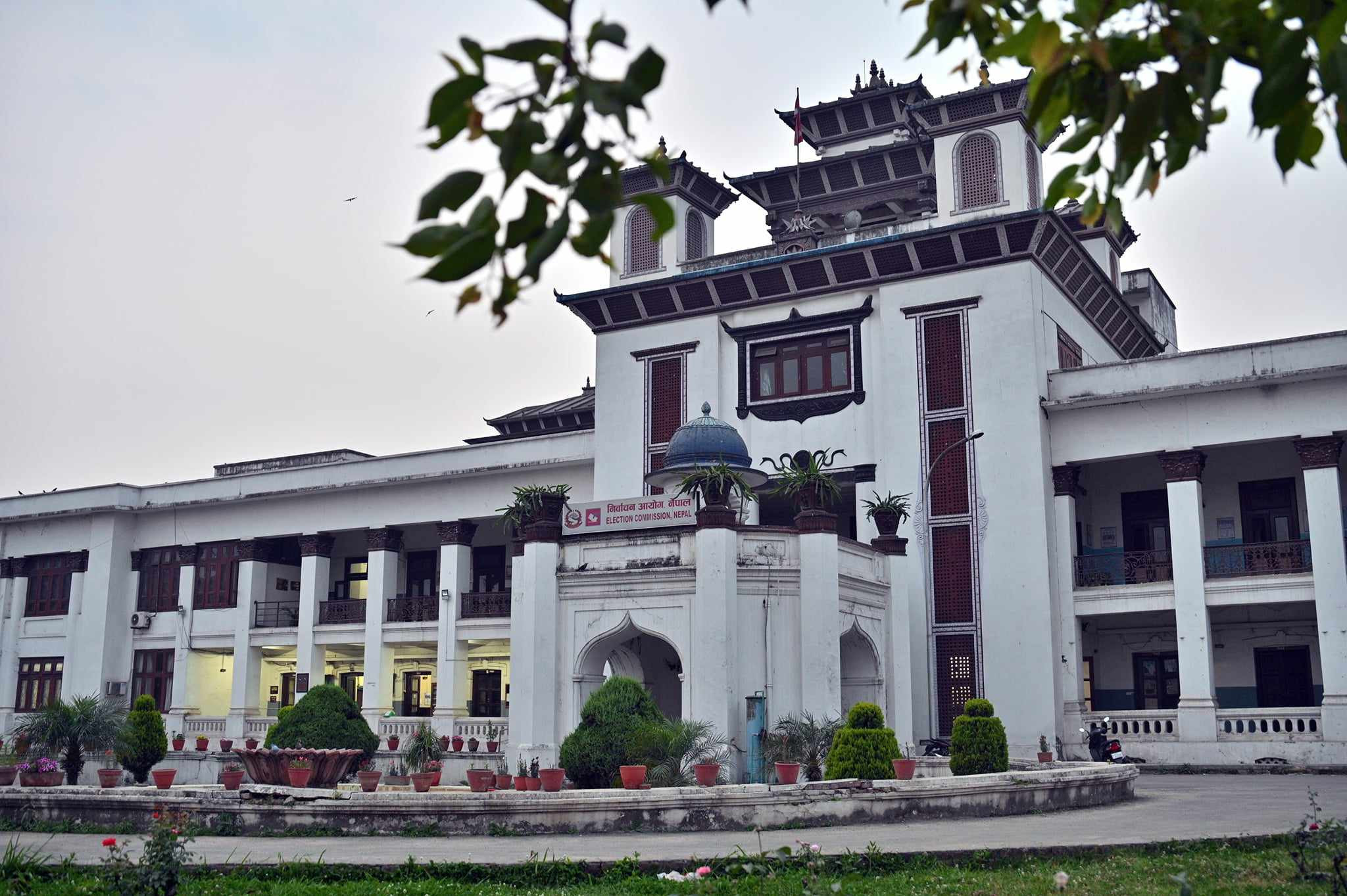 निर्वाचन आउन ७८ दिन बाँकी: राजनीतिक दल र उम्मेदवारले १० वटा मात्रै झण्डा प्रयोग गर्न सक्ने